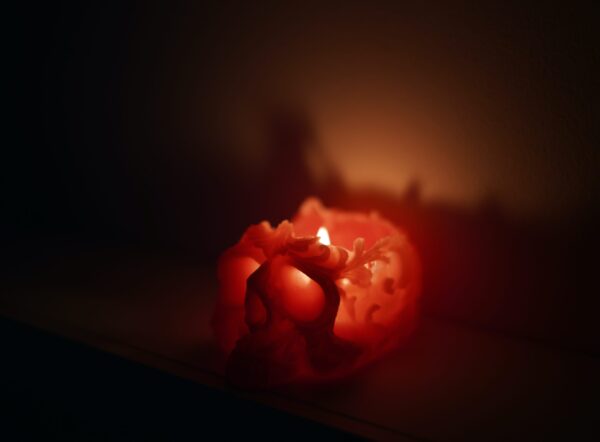 Skull candle ~ vibrant color, unscented ~ 100% beeswax - Image 4